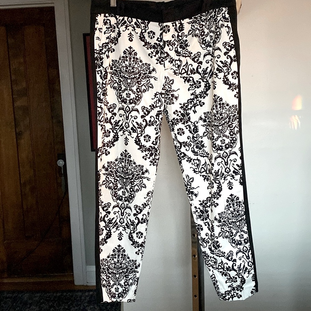 Zara black and white pants size L